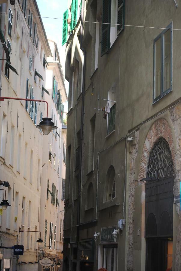 la casa accanto al Duomo Génova Exterior foto